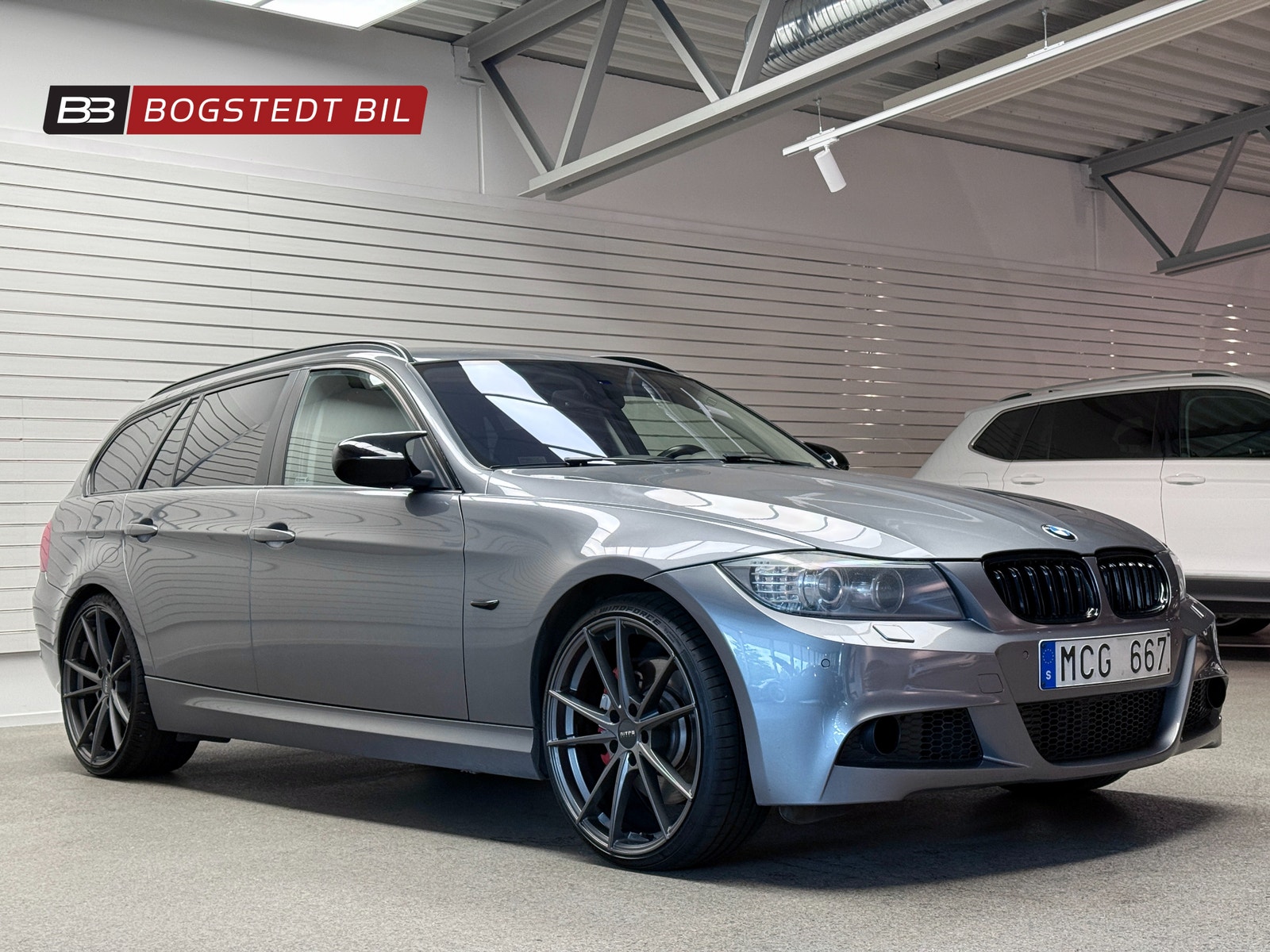 BMW 335i xDrive Touring 306hk | Drag | Fullservad 2012 - bild 1 av 19