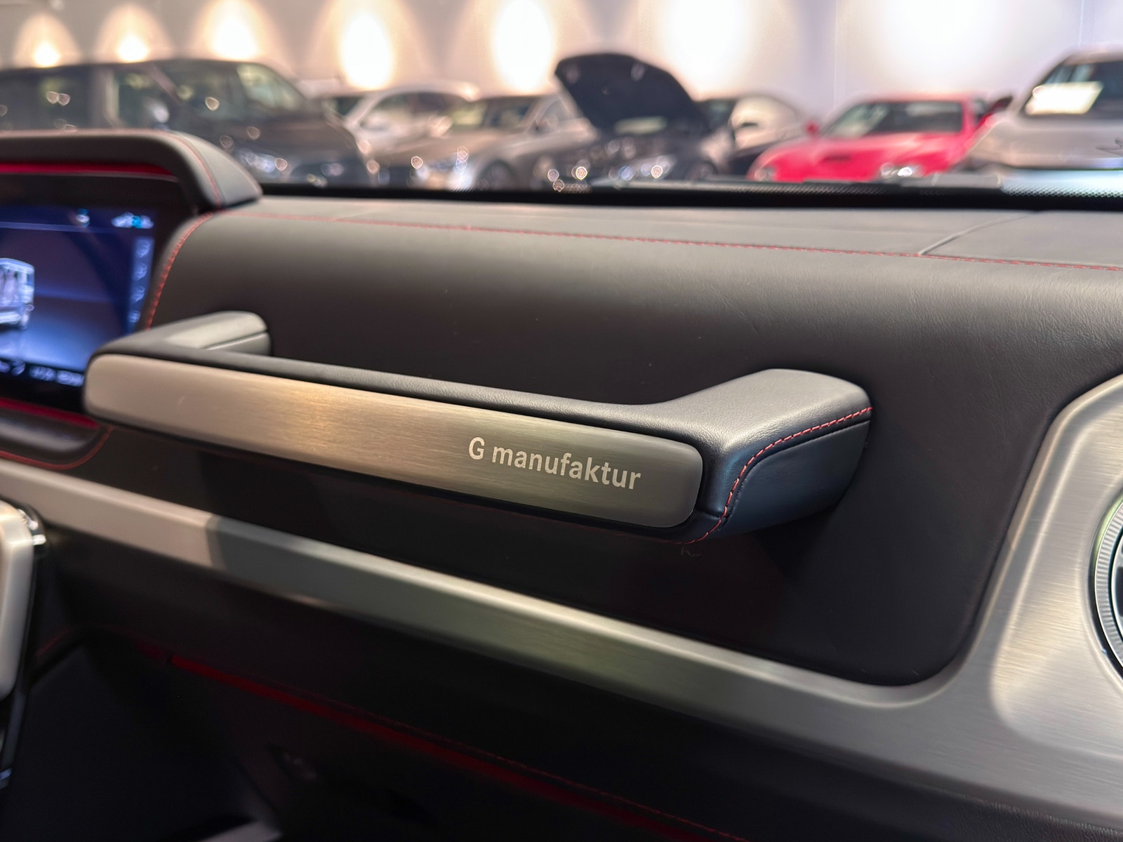 Mercedes-Benz G63 AMG Manufaktur | Multikonturstolar | Burmester 3D 2023 - miniatyr 19