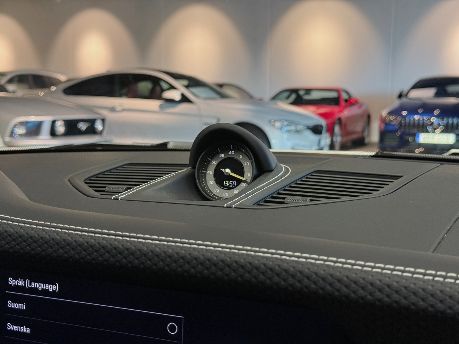 Porsche 911 GT3 Touring 992 PDK 510hk | Skalstolar | Kolfibertak 2023 - miniatyr 32