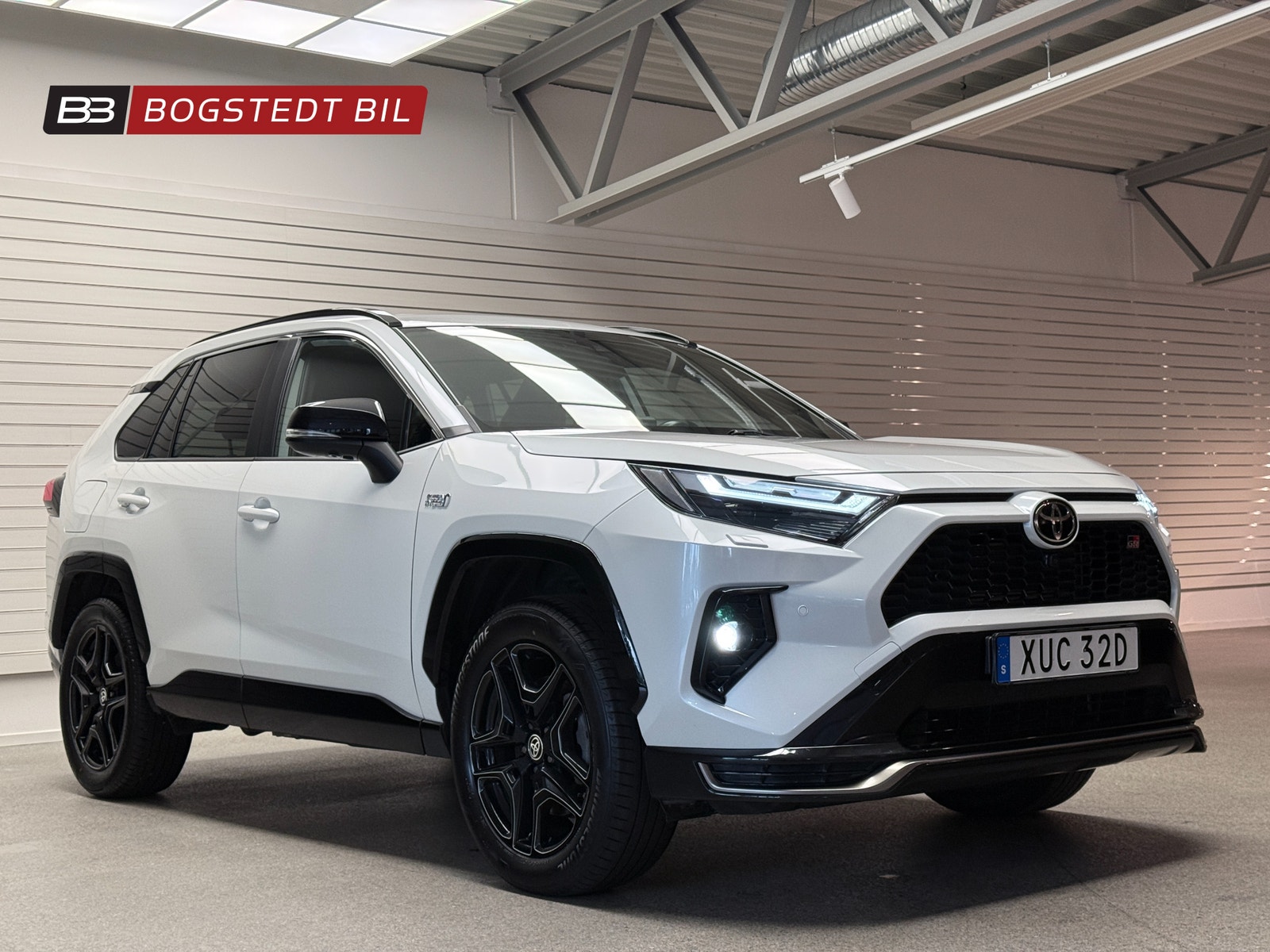 Toyota RAV4 Plug-in Hybrid 306hk AWD | GR-Sport | Drag 2024 - bild 1 av 21