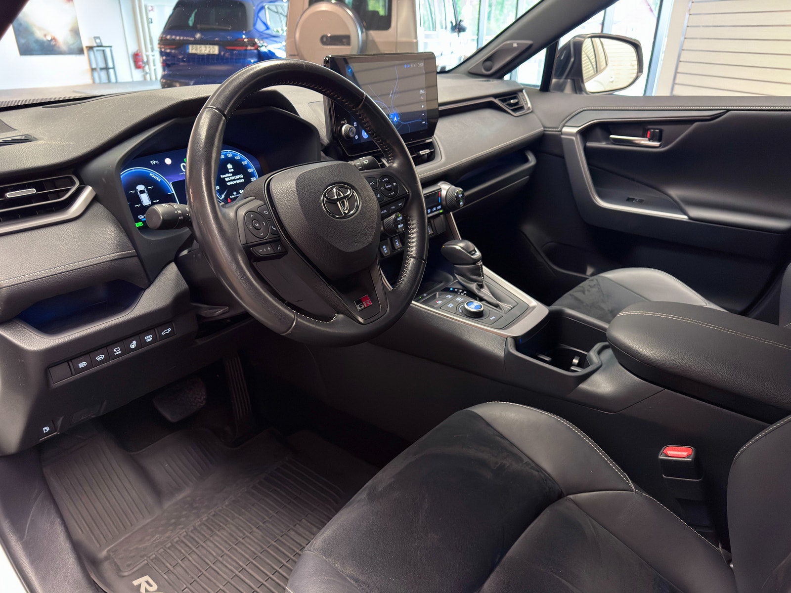 Toyota RAV4 Plug-in Hybrid 306hk AWD | GR-Sport | Drag 2024 - miniatyr 11