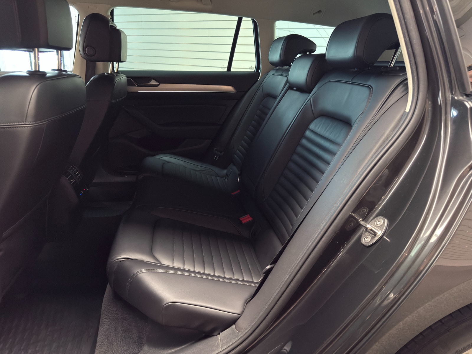 Volkswagen Passat SC 2.0 TDI 4Motion DSG 190hk R-Line | Drag | Cockpit 2018 - miniatyr 18