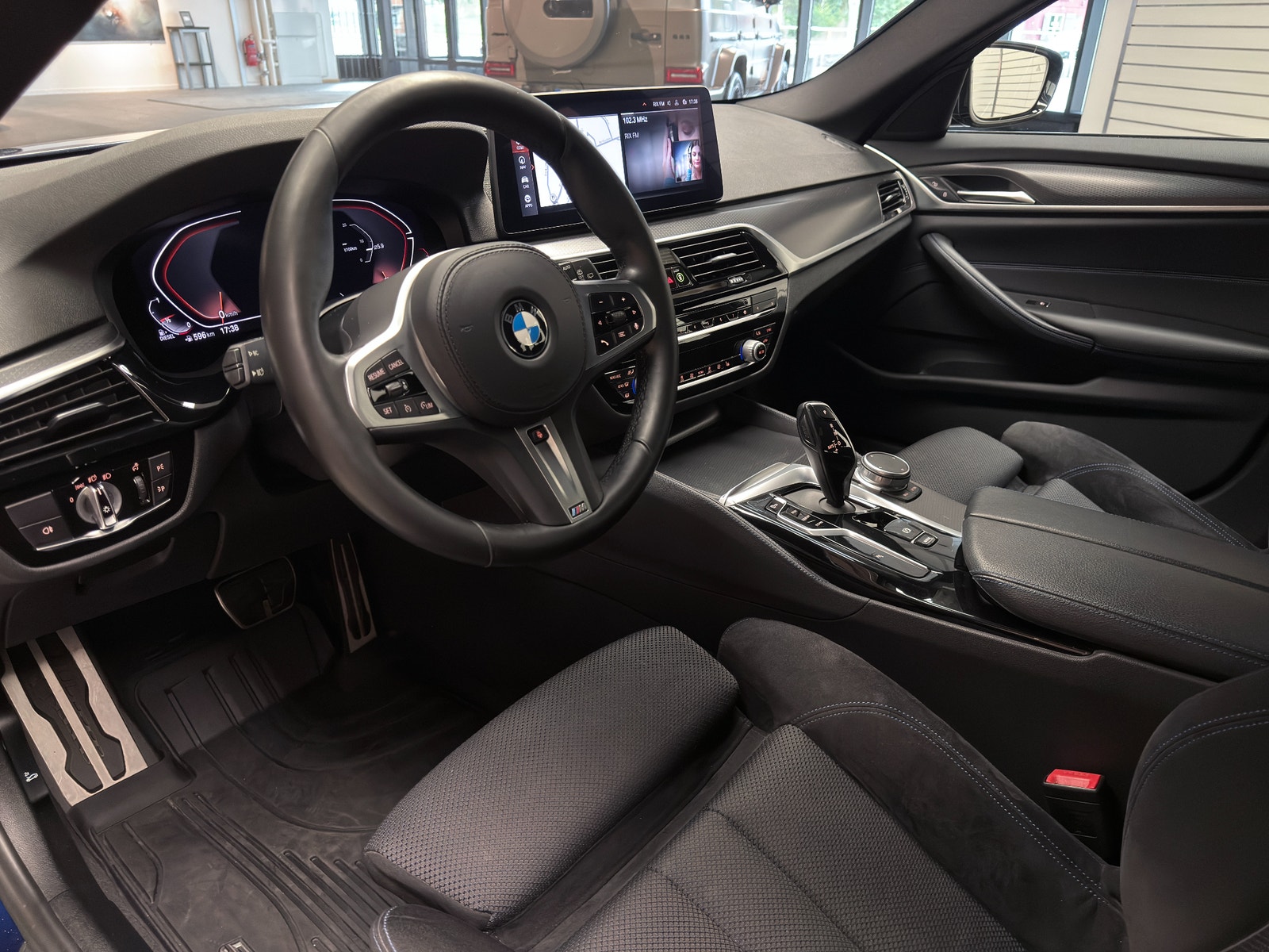 BMW 520d xDrive Touring 190hk M-Sport | Drag | Värmare 2021 - miniatyr 11