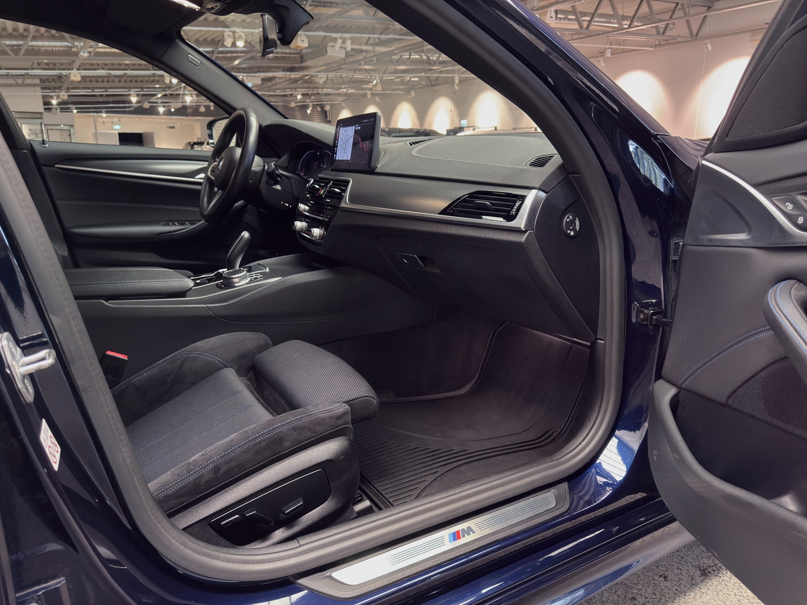 BMW 520d xDrive Touring 190hk M-Sport | Drag | Värmare 2021 - miniatyr 15