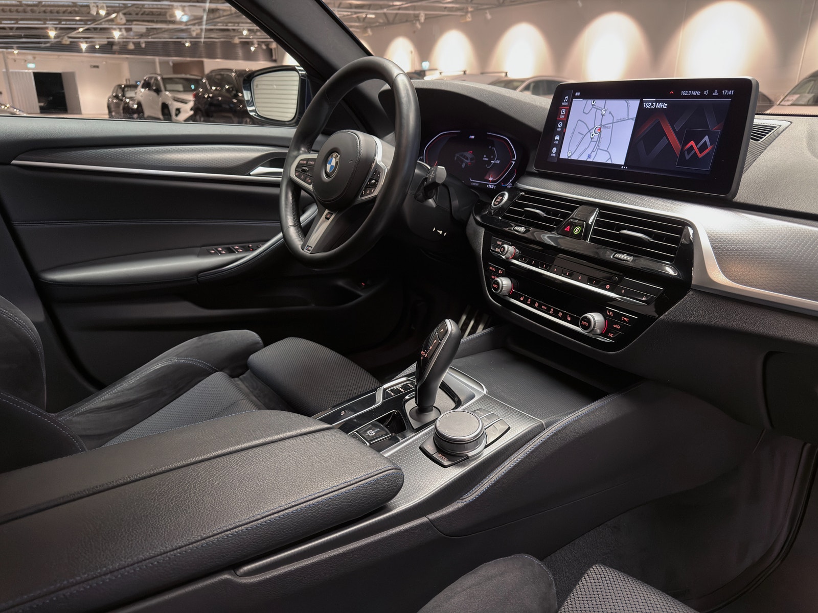 BMW 520d xDrive Touring 190hk M-Sport | Drag | Värmare 2021 - miniatyr 17