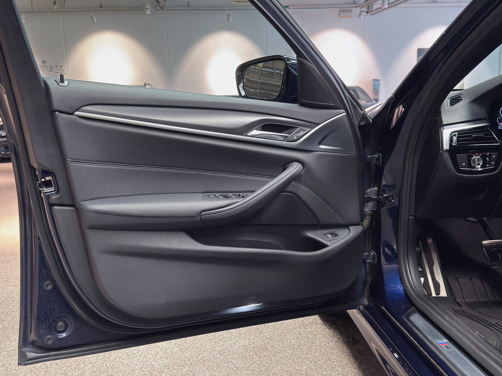 BMW 520d xDrive Touring 190hk M-Sport | Drag | Värmare 2021 - miniatyr 8