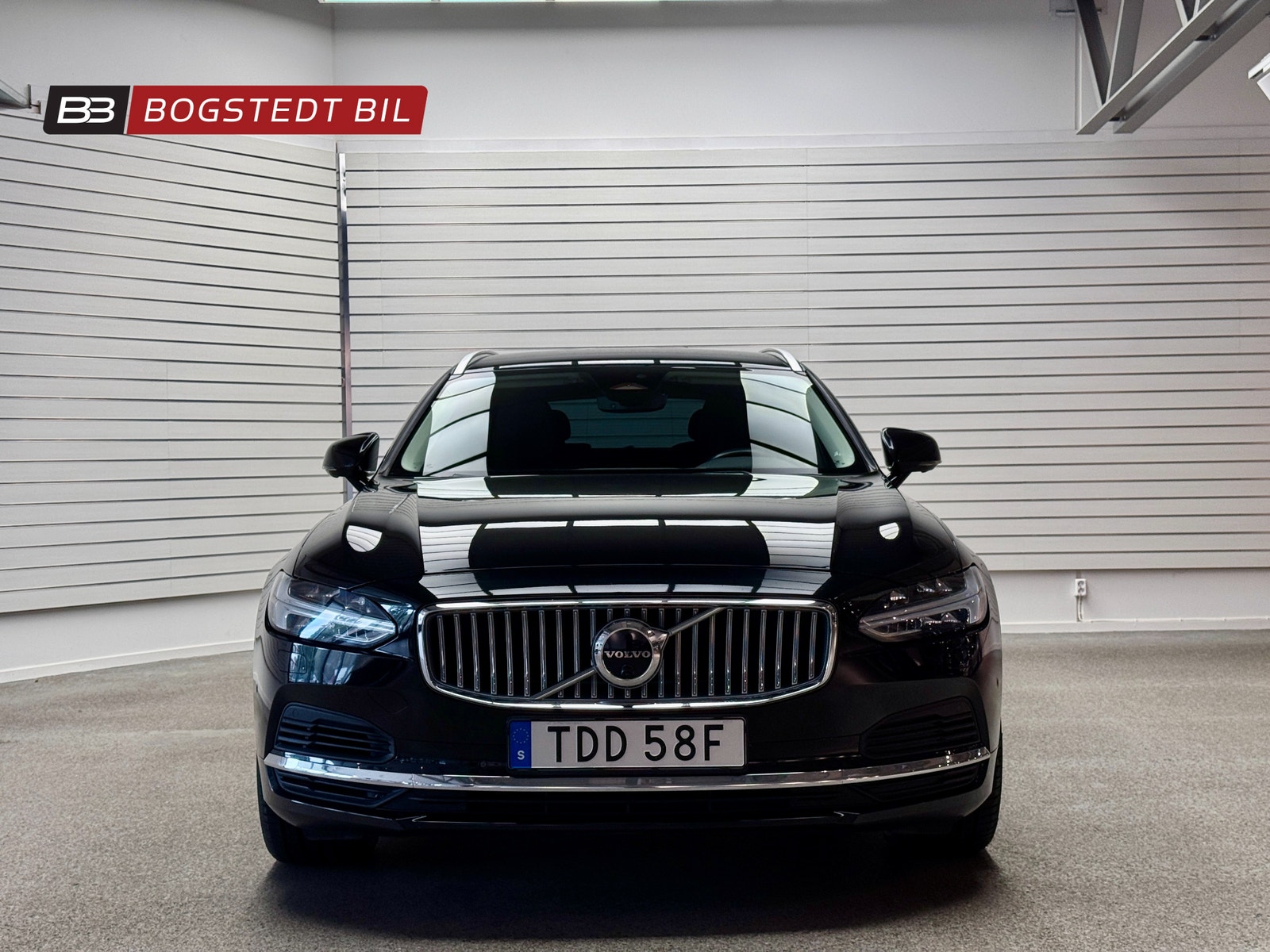 Volvo V90 Recharge T6 AWD 350hk Inscription|Läder|Drag|360°|H/K 2022 - miniatyr 2