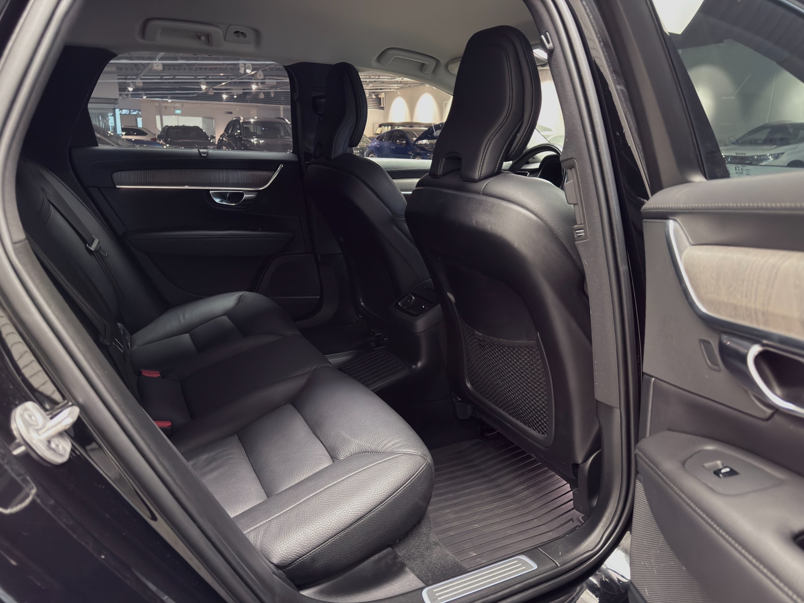 Volvo V90 Recharge T6 AWD 350hk Inscription|Läder|Drag|360°|H/K 2022 - miniatyr 17