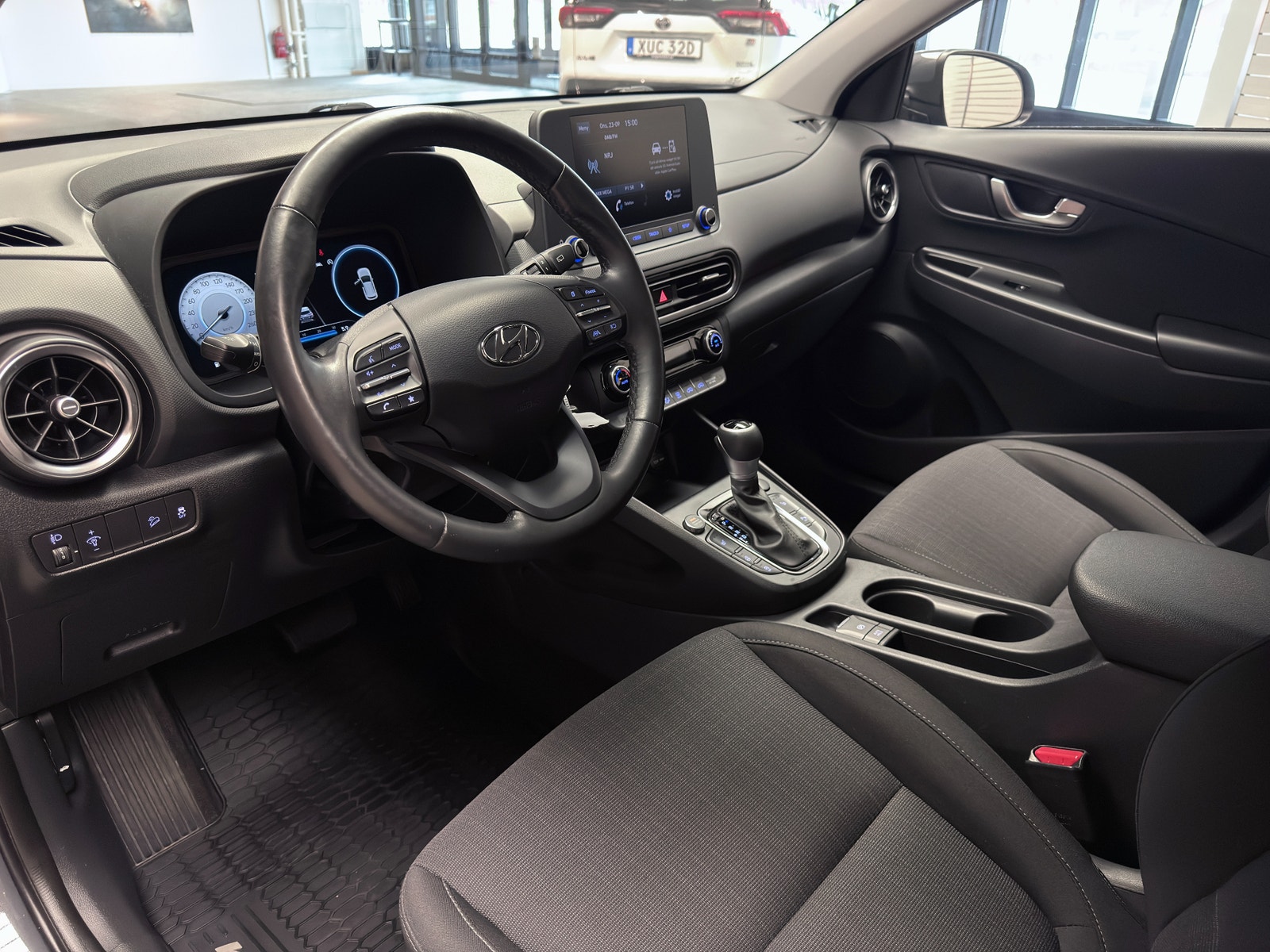 Hyundai Kona 1.0 T-GDI DCT 120hk Essential | Backkamera | Carplay 2023 - miniatyr 12
