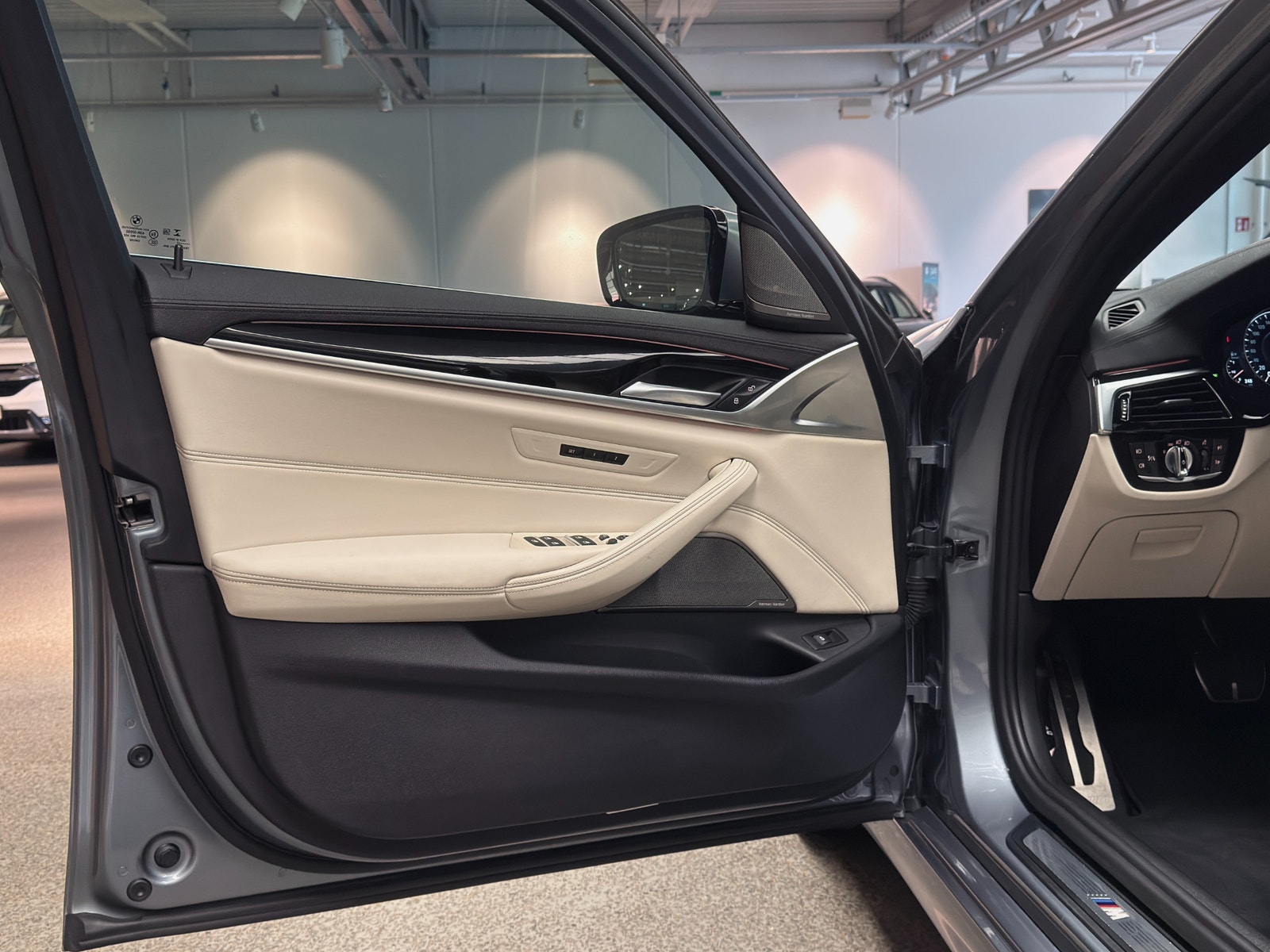 BMW 530d 530D xDrive Touring M Sport |Innovation Edition|Pano|H/K|HUD 2018 - miniatyr 8