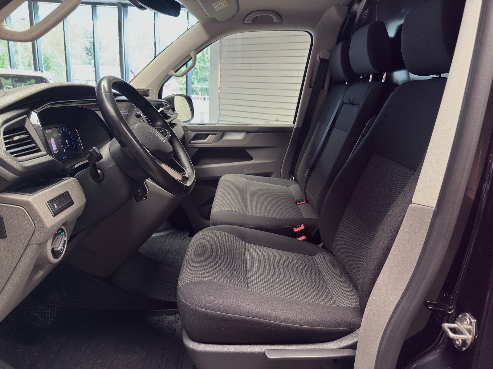 Volkswagen Transporter T30 2.0 TDI 150hk |Premium|Active Display|Drag|L1H1 2023 - miniatyr 14