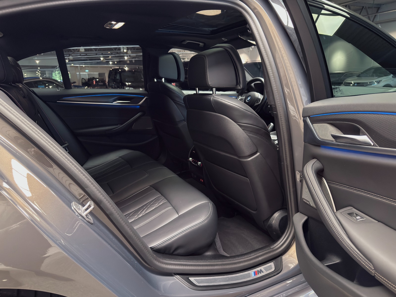 BMW 545e xDrive 394hk | M-Sport Pro | Se utrustning 2023 - miniatyr 22