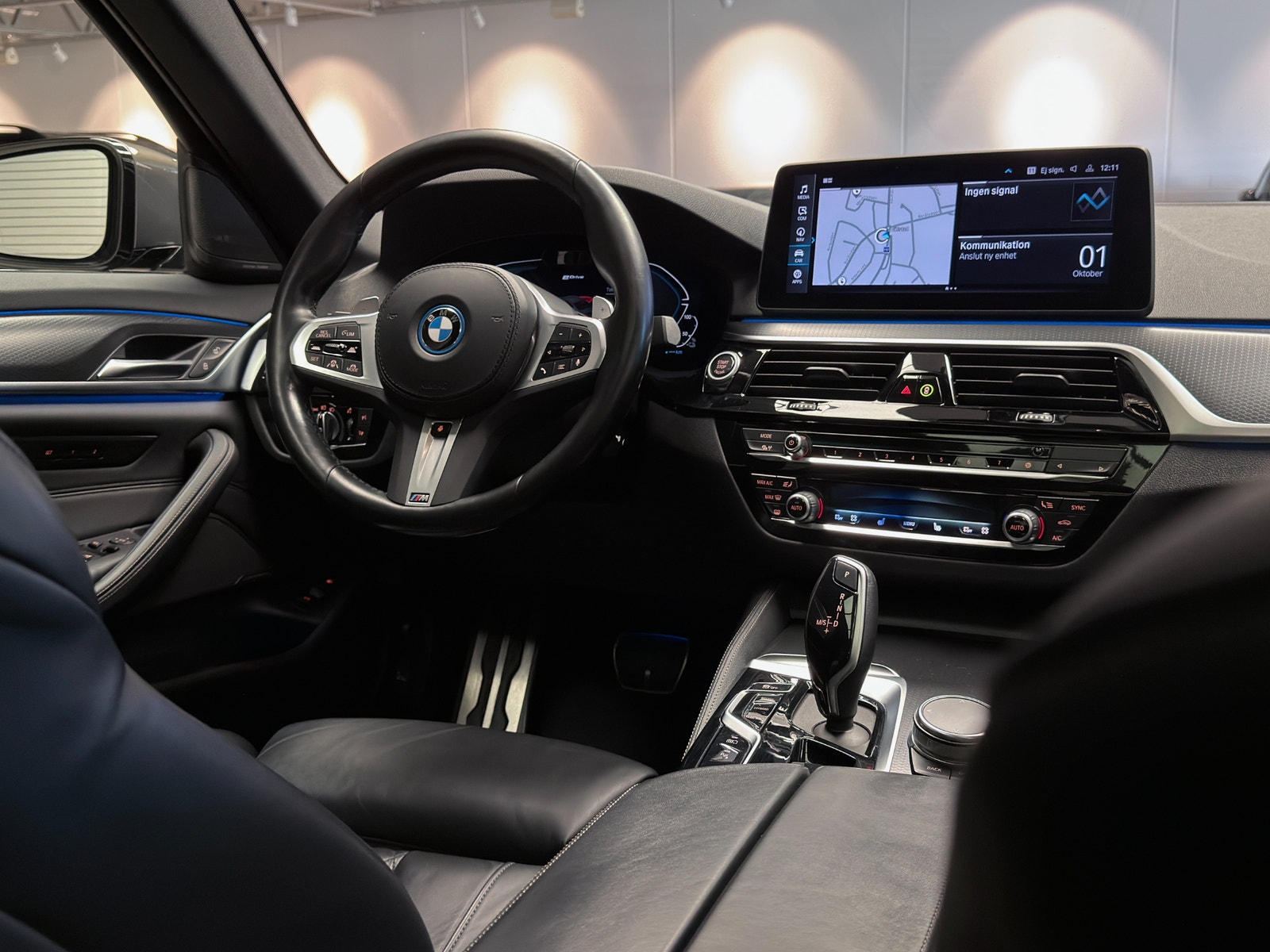 BMW 545e xDrive 394hk | M-Sport Pro | Se utrustning 2023 - miniatyr 23