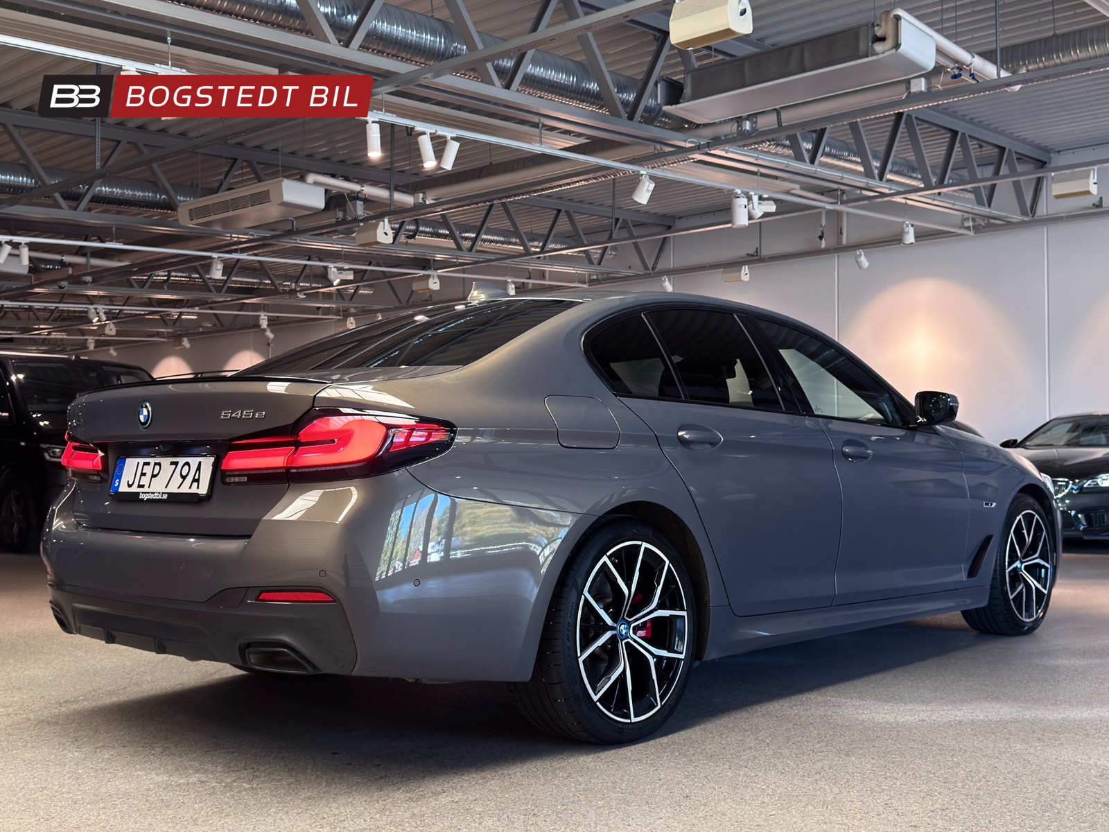 BMW 545e xDrive 394hk | M-Sport Pro | Se utrustning 2023 - miniatyr 7