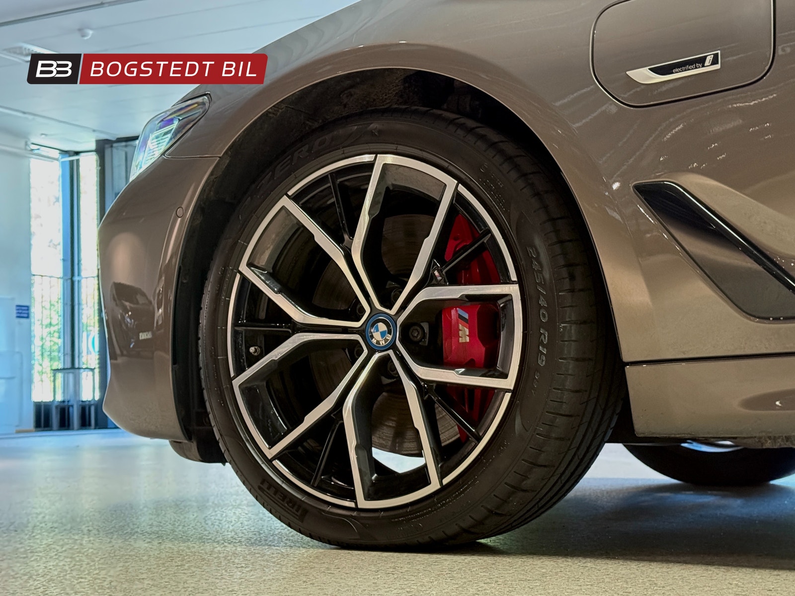 BMW 545e xDrive 394hk | M-Sport Pro | Se utrustning 2023 - miniatyr 8