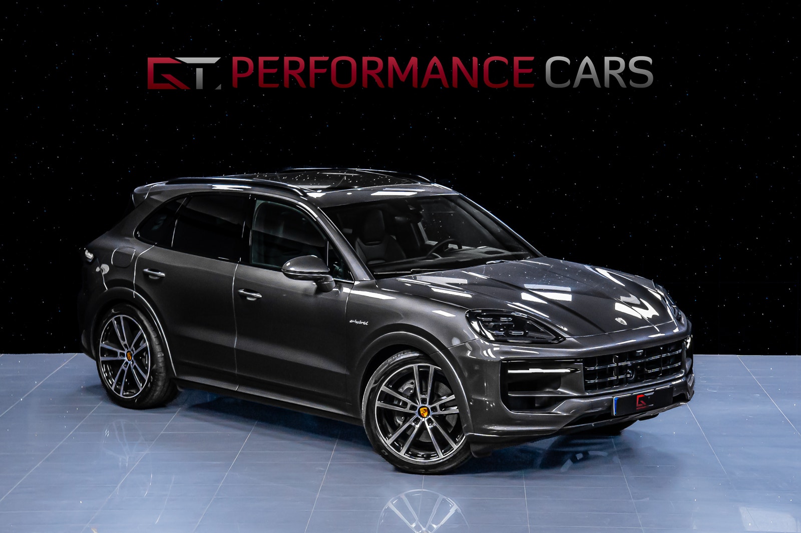Porsche Cayenne E-Hyb 2025 MOMS SportDesign 22" Pano 18-vägs HuD Drag