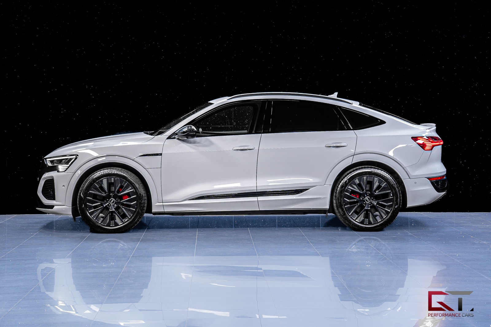 Audi Q8 e-tron SB 55 E-Tron Q MOMS 21" Pano B&O-3D Drag Luftfjädring 2024 - miniatyr 4
