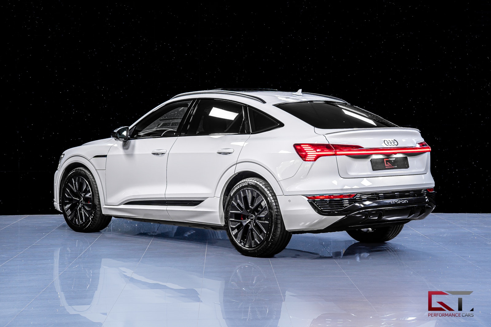 Audi Q8 e-tron SB 55 E-Tron Q MOMS 21" Pano B&O-3D Drag Luftfjädring 2024 - miniatyr 6