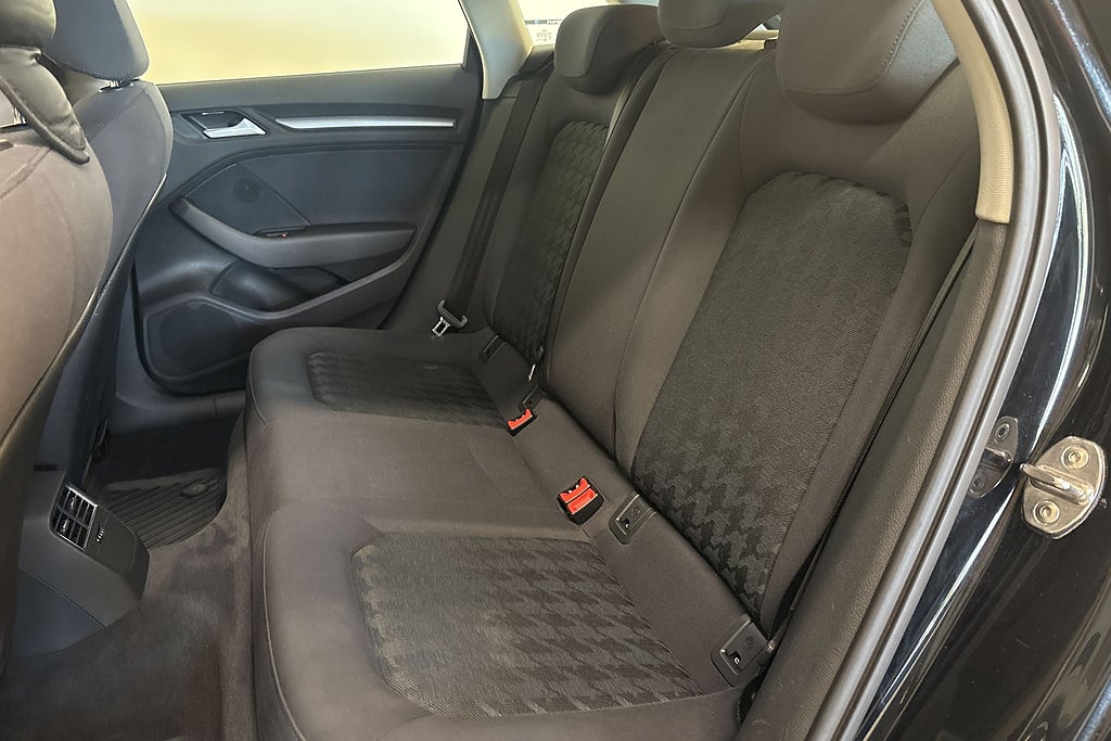 Audi A3 2015 - miniatyr 12
