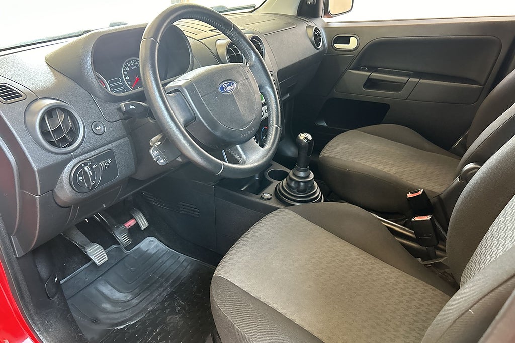Ford Fusion 2004 - miniatyr 11