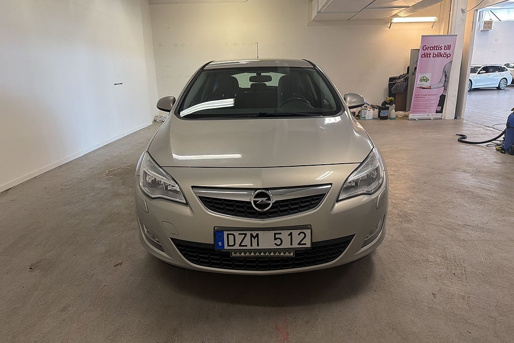 Opel Astra 2010 - miniatyr 12