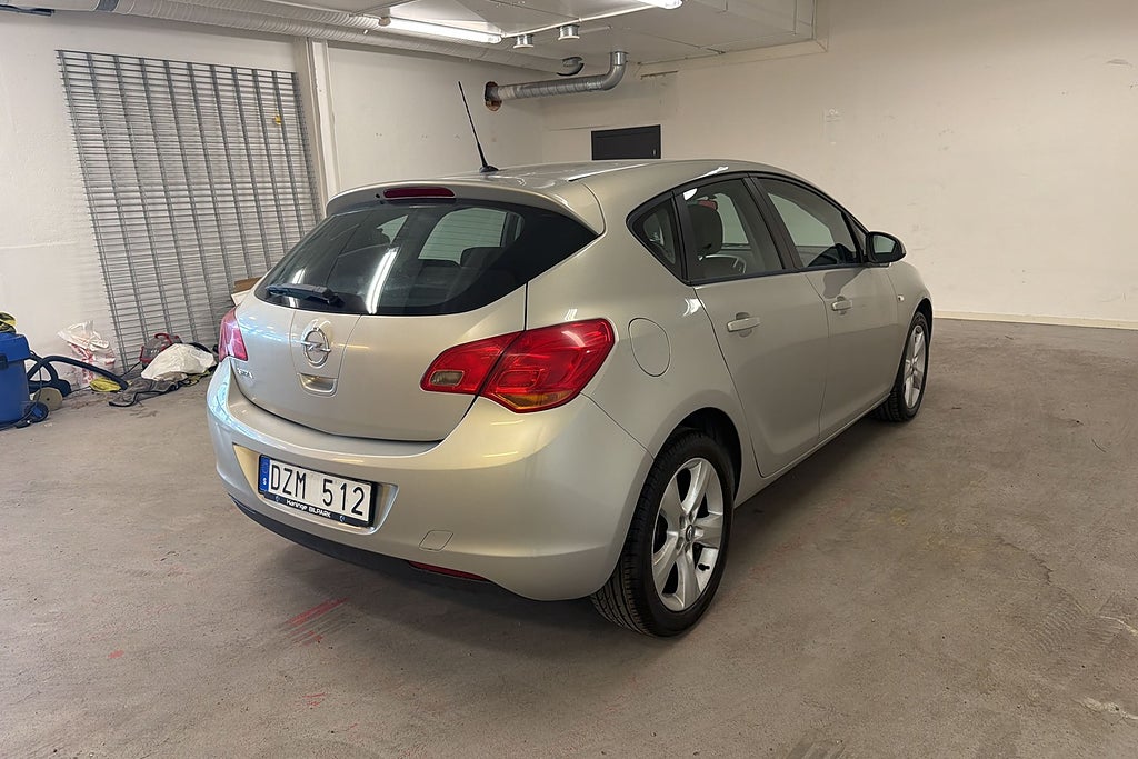 Opel Astra 2010 - miniatyr 14