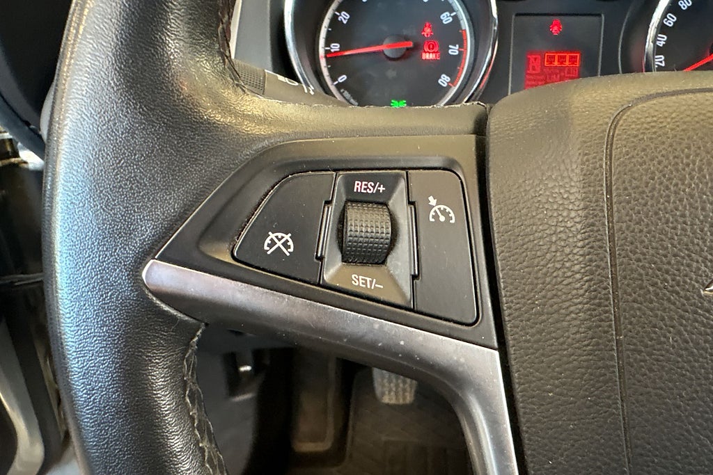 Opel Astra 2010 - miniatyr 24