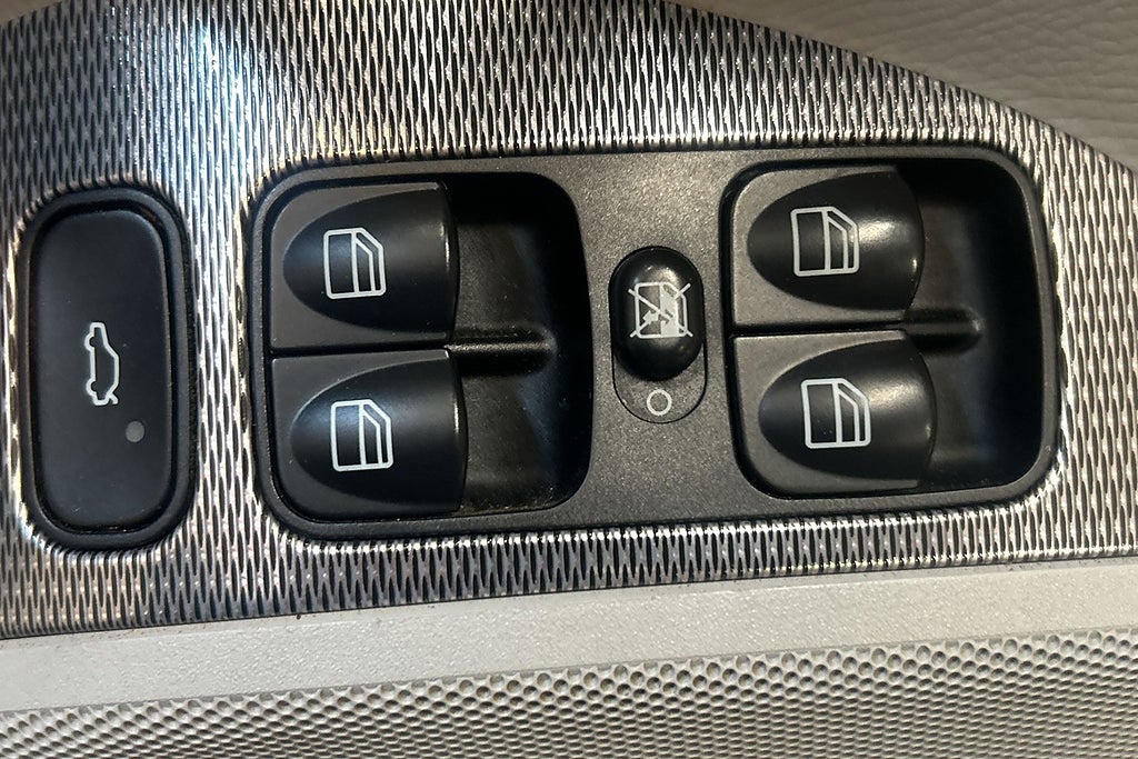 Mercedes-Benz CLK 2005 - miniatyr 13