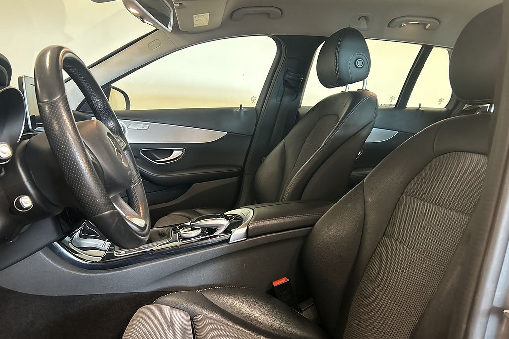 Mercedes-Benz C220 d 2017 - miniatyr 13