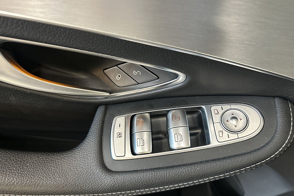 Mercedes-Benz C220 d 2017 - miniatyr 15