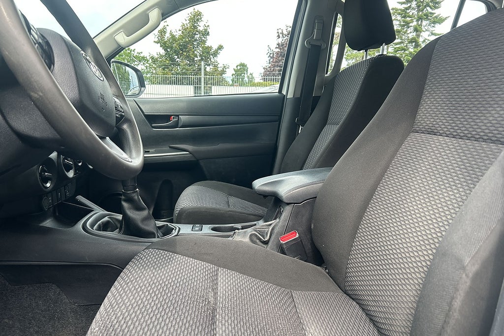 Toyota Hilux 2021 - miniatyr 18