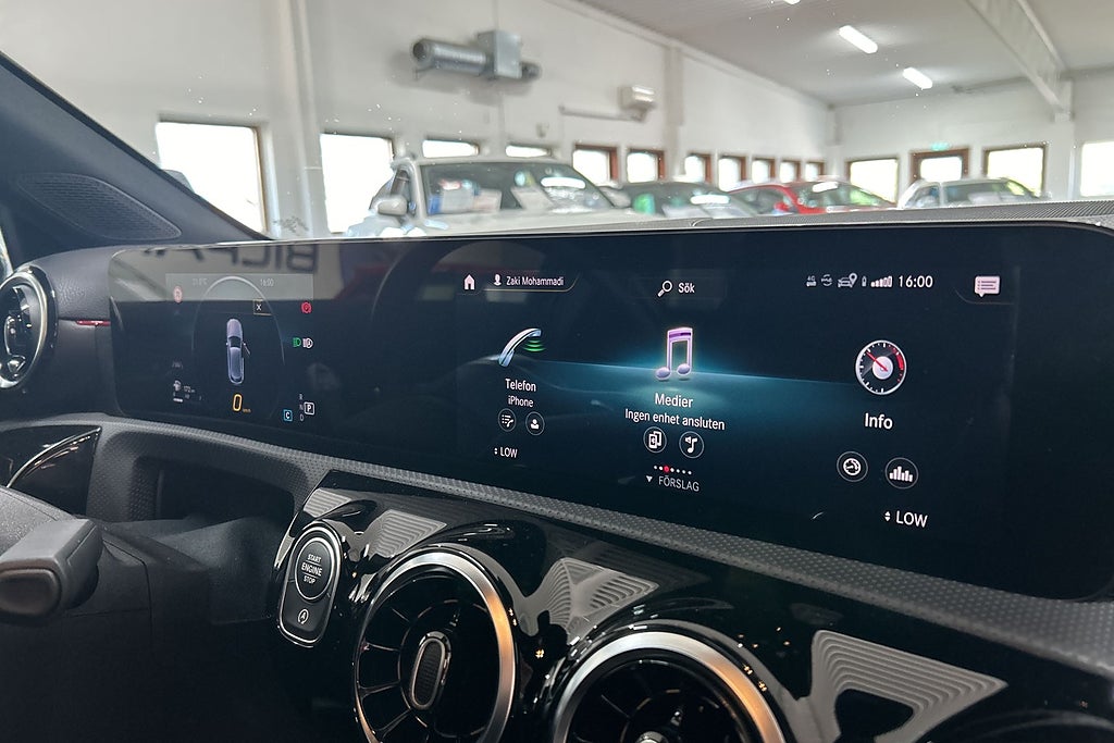 Mercedes-Benz A 2022 - miniatyr 18