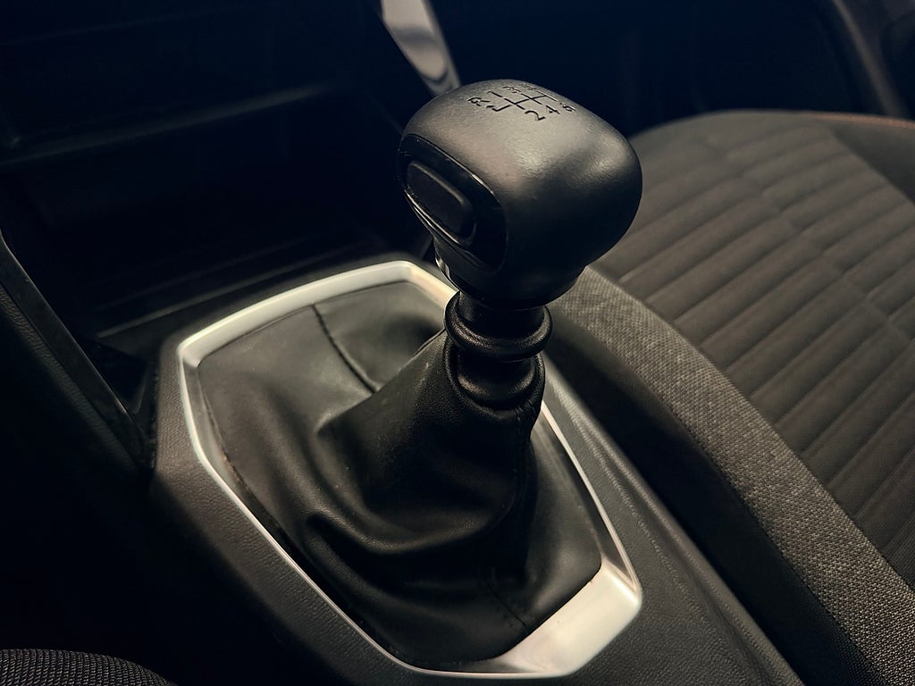 Peugeot 2008 2021 - miniatyr 16