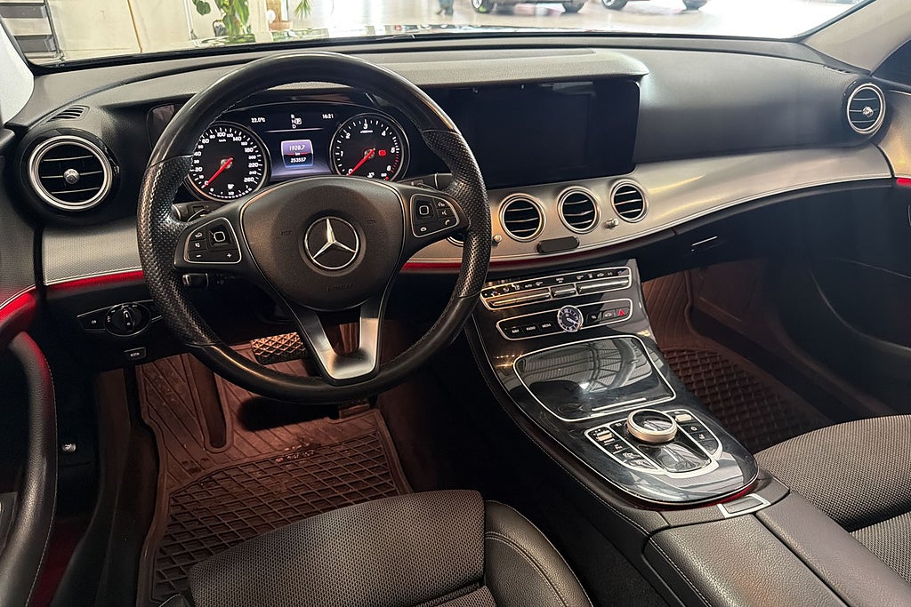 Mercedes-Benz E 2017 - miniatyr 11