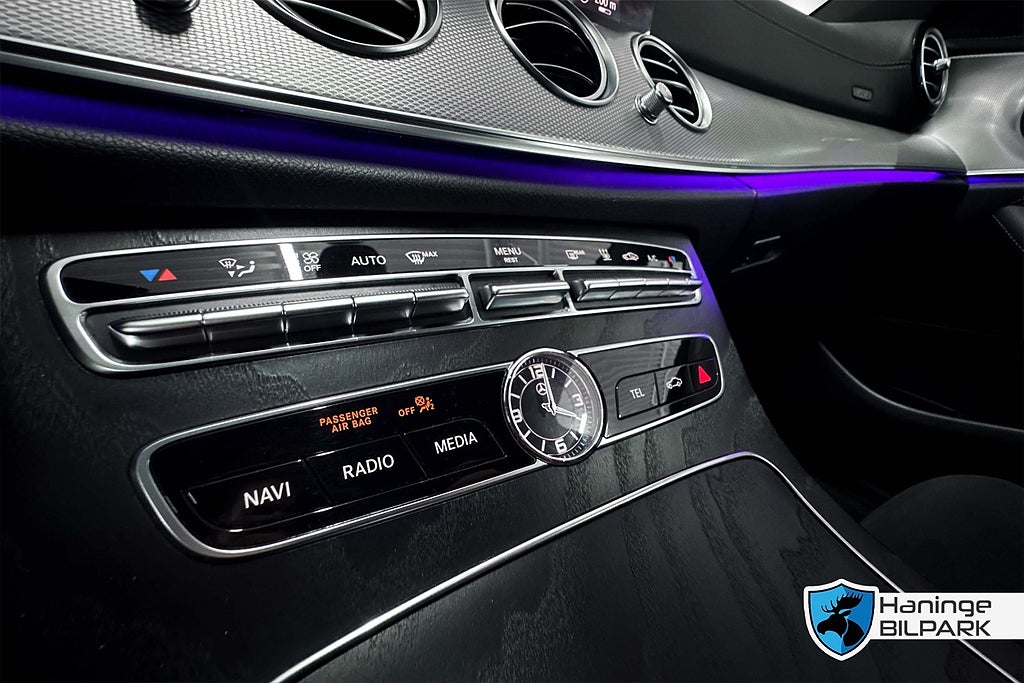 Mercedes-Benz E300 de 2020 - miniatyr 21