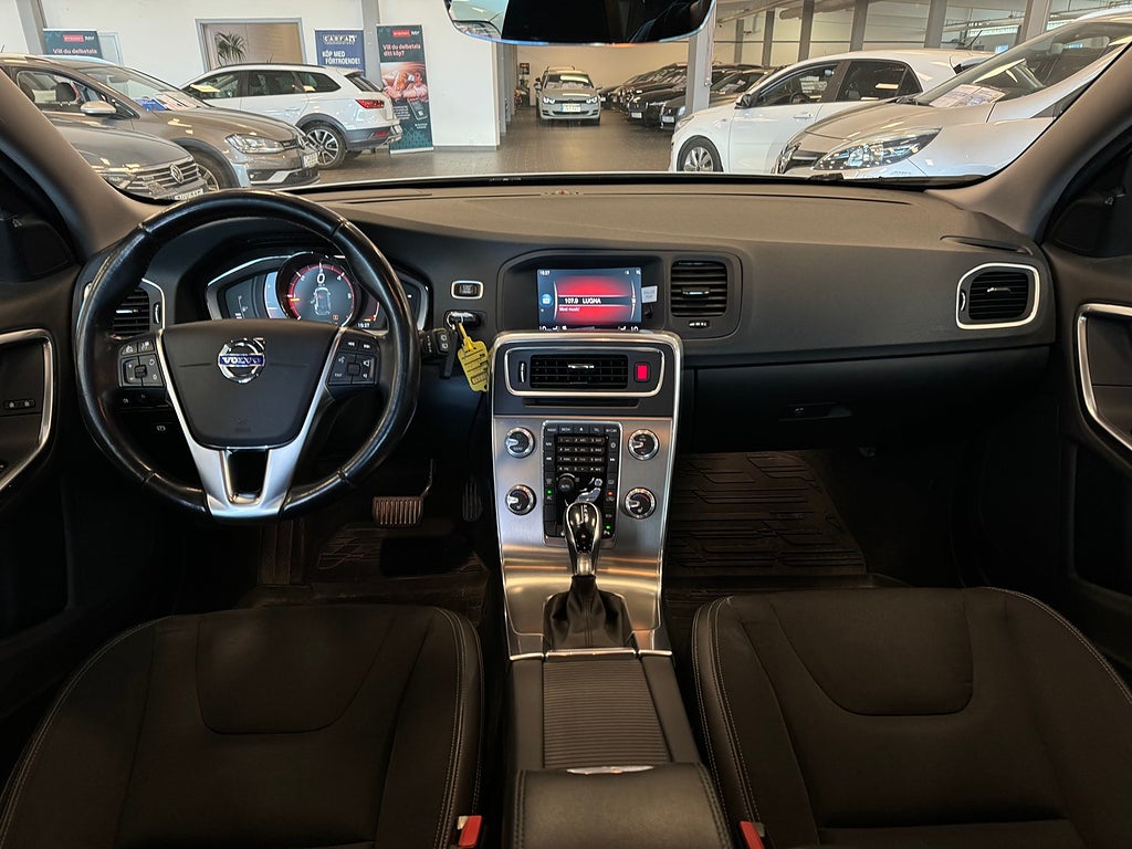 Volvo V60 Cross Country 2018 - miniatyr 16