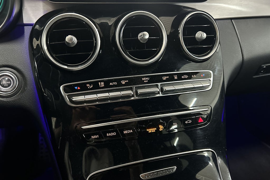 Mercedes-Benz C300 2021 - miniatyr 9