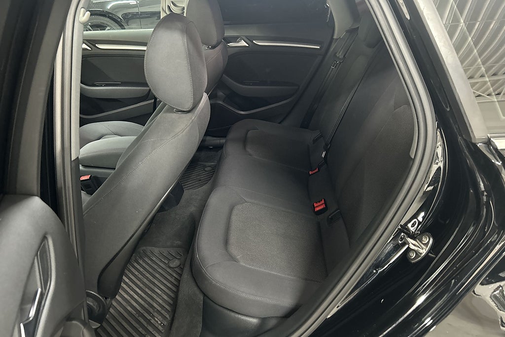 Audi A3 2019 - miniatyr 10