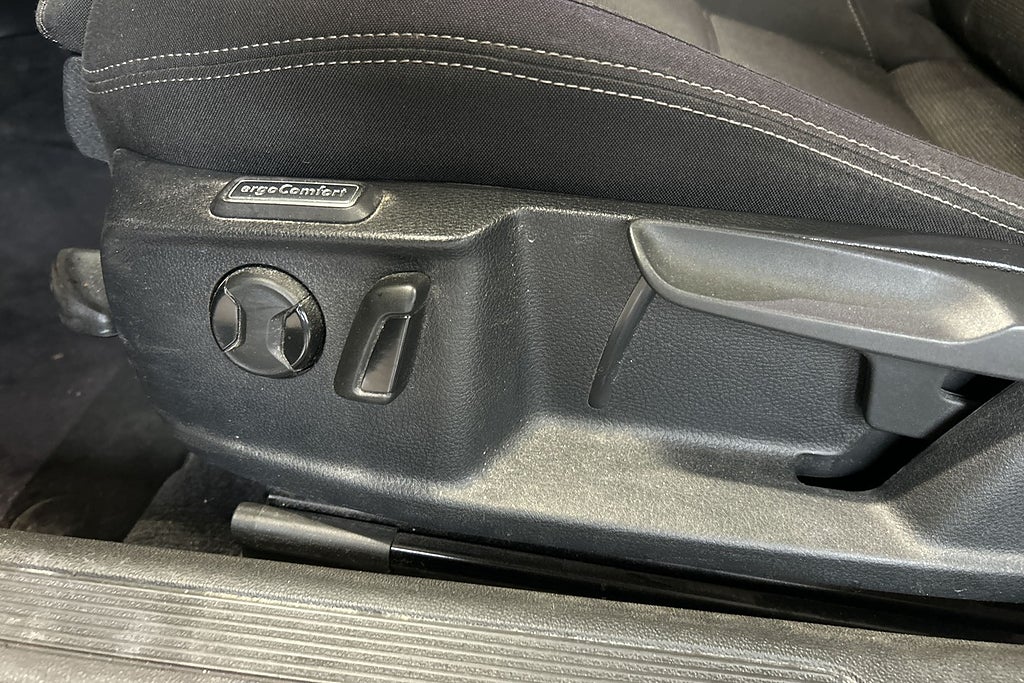 Volkswagen Passat 2015 - miniatyr 17