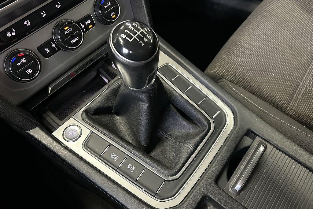 Volkswagen Passat 2015 - miniatyr 24