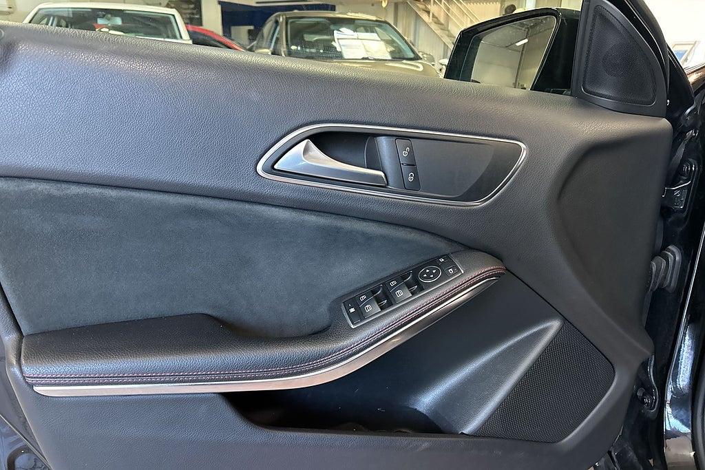Mercedes-Benz A180 d 2016 - miniatyr 13