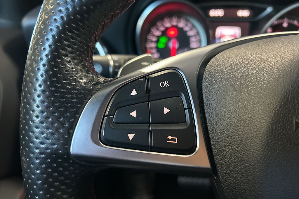 Mercedes-Benz A180 d 2016 - miniatyr 14