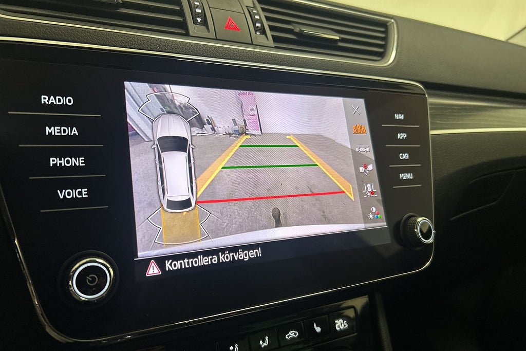 Skoda Superb 2021 - miniatyr 36