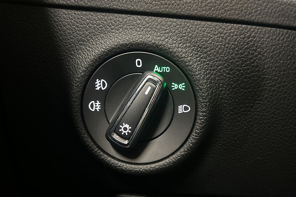 Skoda Superb 2021 - miniatyr 38