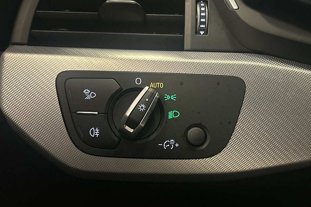 Audi A4 2020 - miniatyr 22
