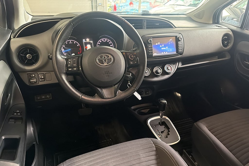 Toyota Yaris 2019 - miniatyr 11