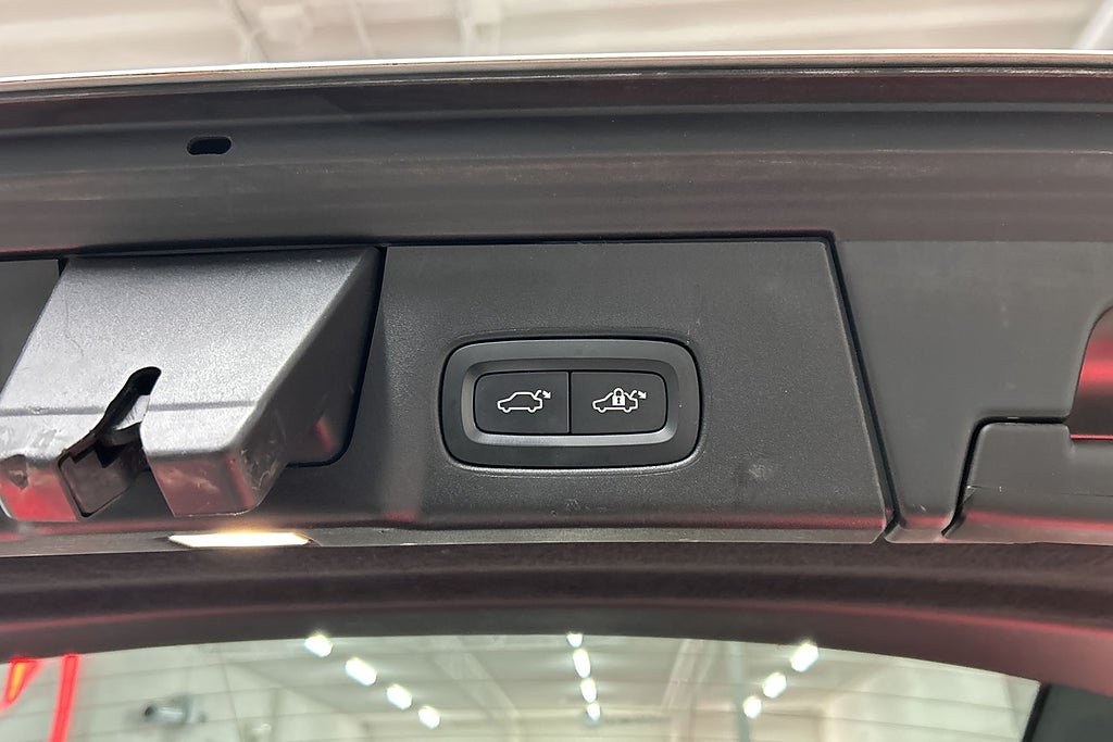 Volvo V90 Cross Country 2018 - miniatyr 28