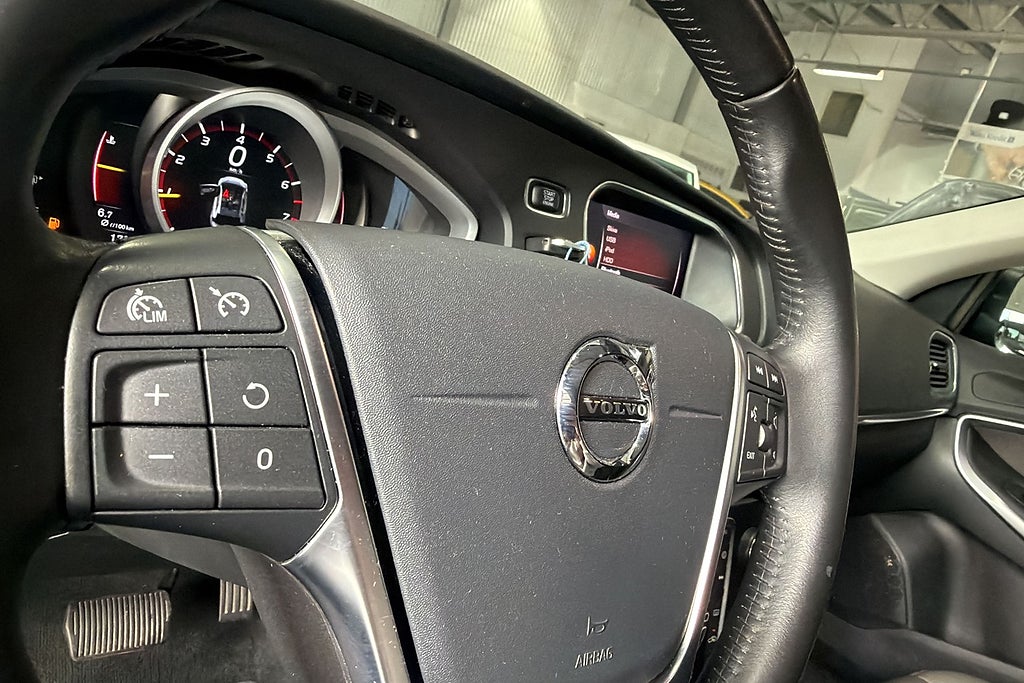 Volvo V40 Cross Country 2018 - miniatyr 16