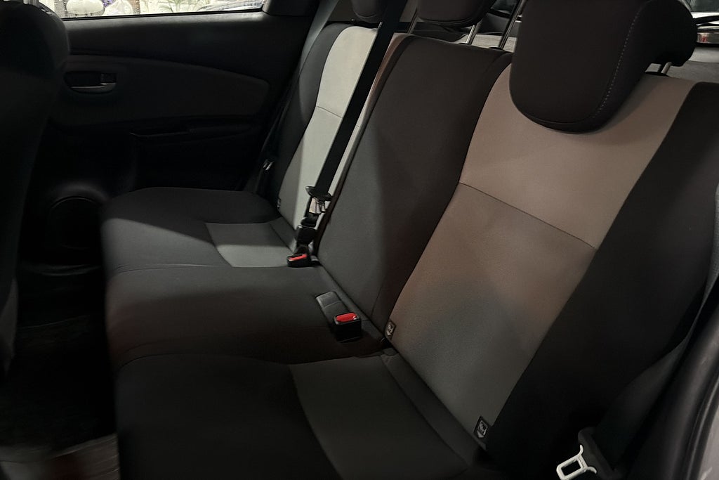 Toyota Yaris 2018 - miniatyr 12