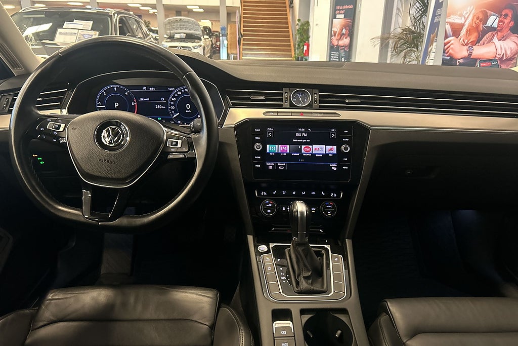 Volkswagen Passat 2019 - miniatyr 12
